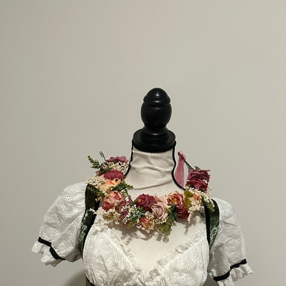 Dolls Kill Beer Maiden Costume - Picture 6 of 7